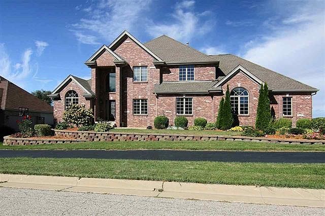 1st image of 438 Castle Wynd Dr