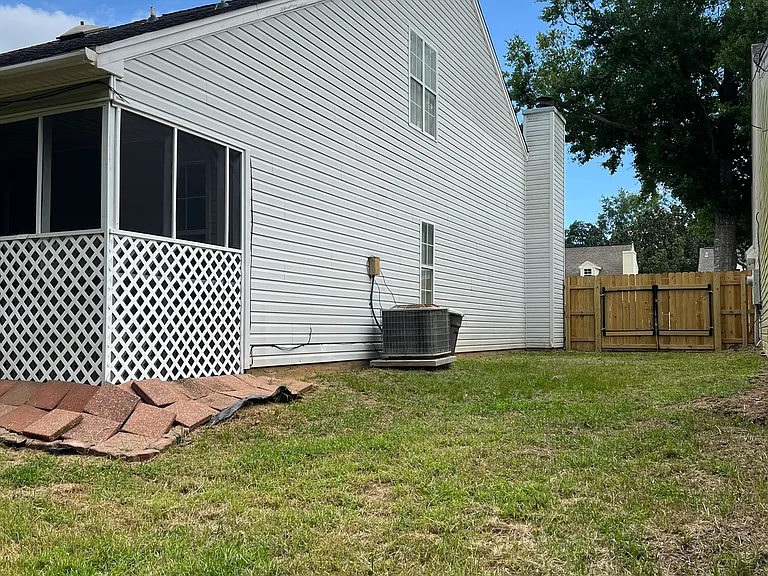 2366 Trafalgar Dr — Photo 31