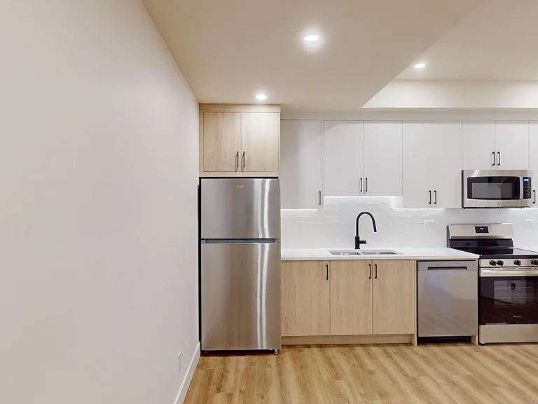 3555R 21st Ave SW — Photo 10