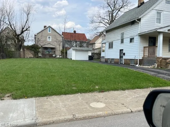 11121 Mount Overlook Ave, Cleveland, OH 44104