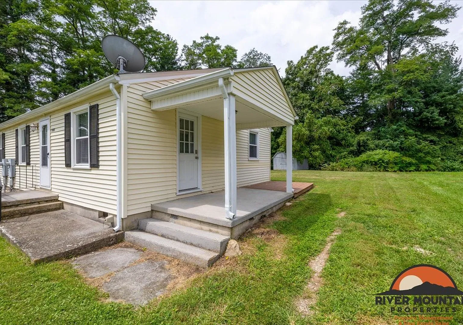 Convenient Blacksburg Duplex Close to VT — Photo 2