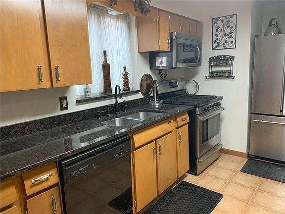 4th image of 2372 Perricrest Dr