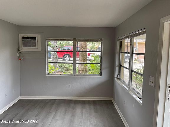 4th image of 2095 Pineapple Ave #5