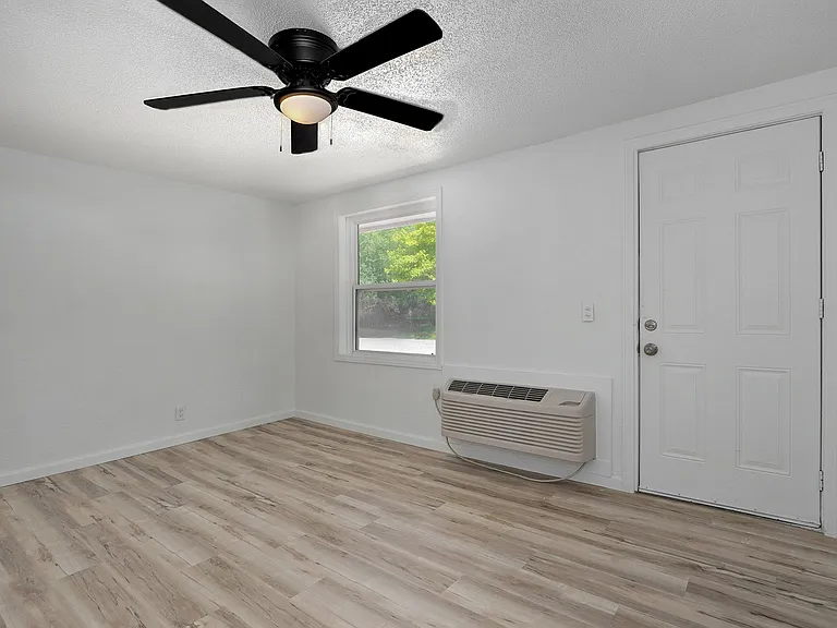 21 Larue St. Apartments — Photo 29