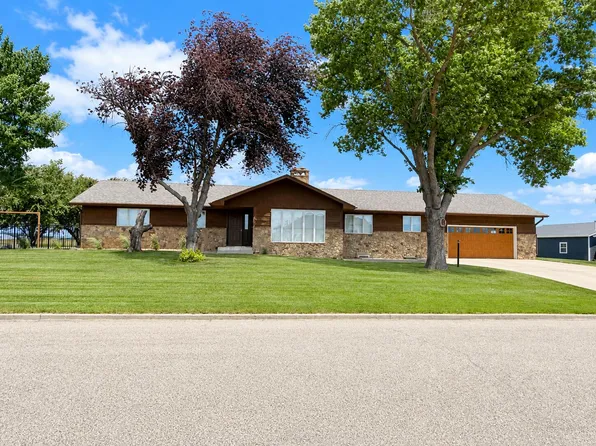 1720 Kennedy Memorial Dr, Mobridge, SD 57601