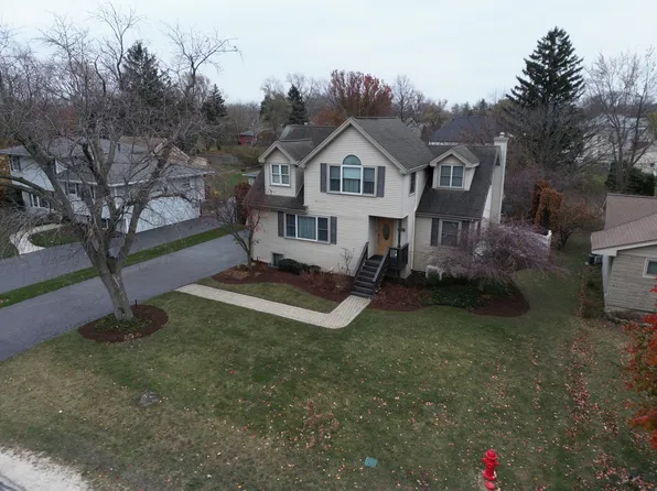 221 Holly Ave, Darien, IL 60561