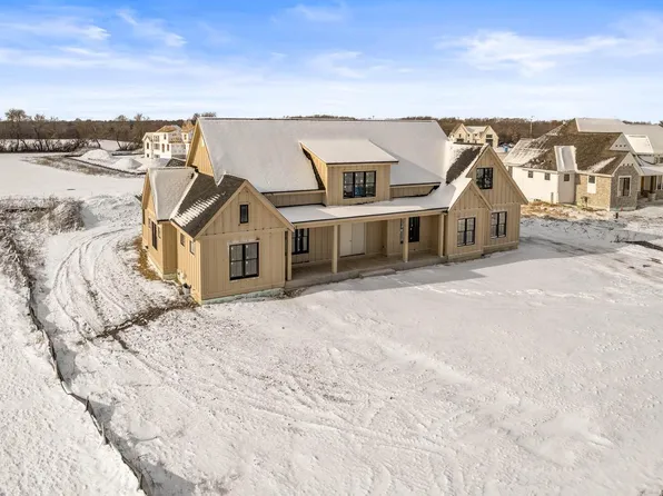 4001 Hawthorn Farm COURT, Nashotah, WI 53058