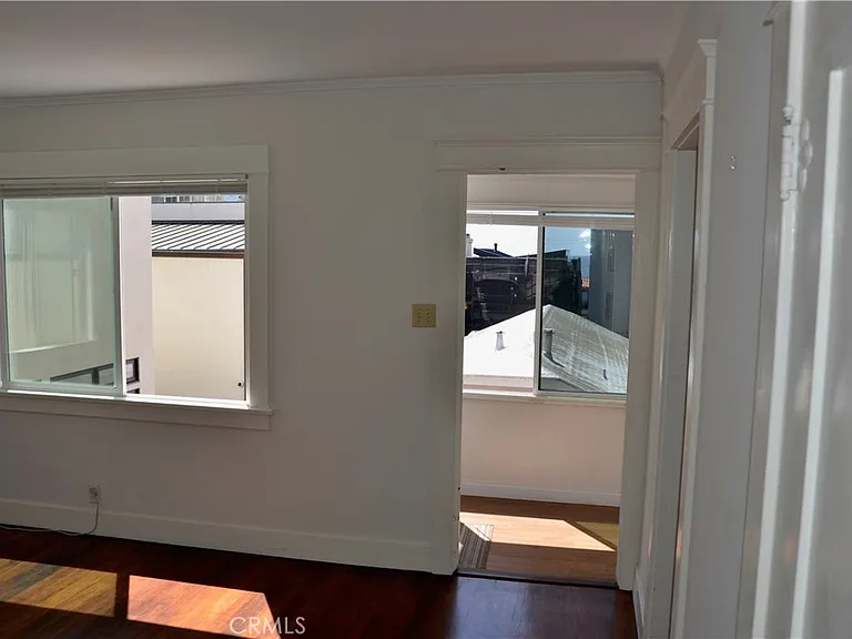 830 Monterey Blvd — Photo 5
