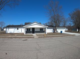 800 N Epworth St, Fairfield, IL