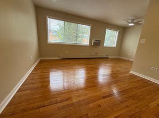 4105 W Cullom Ave APT 2B, Chicago, IL 60641