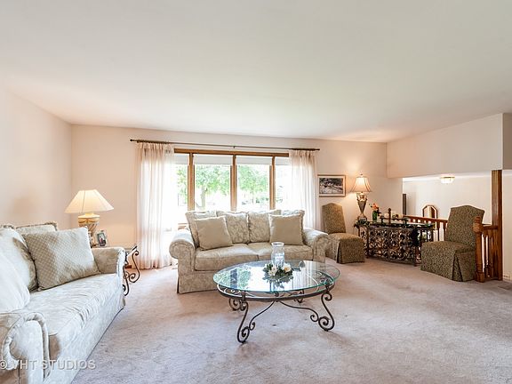 3rd image of 429 Gayton Ln