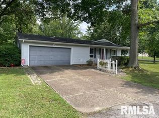 520 S 5th St, Herrin, IL 62948