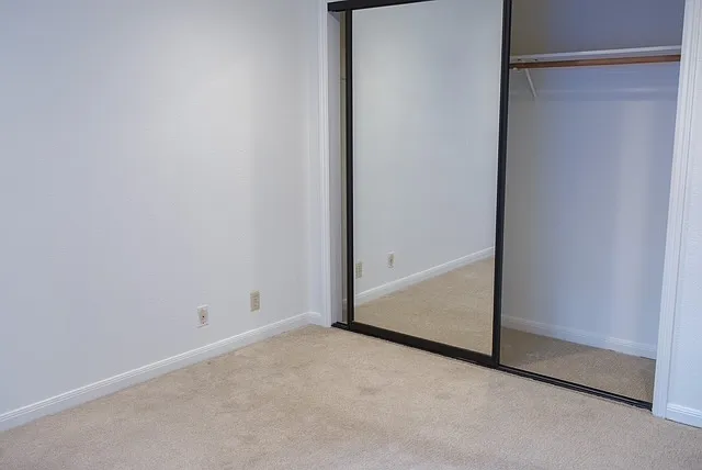 1063 Carolina St — Photo 15