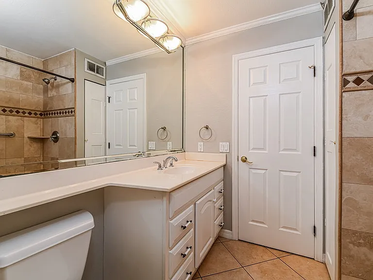 10907 Meadow Lark Cove Dr — Photo 15