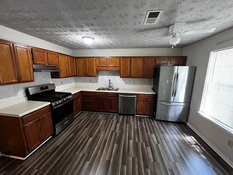 6617 Meadow Green Cir — Photo 6