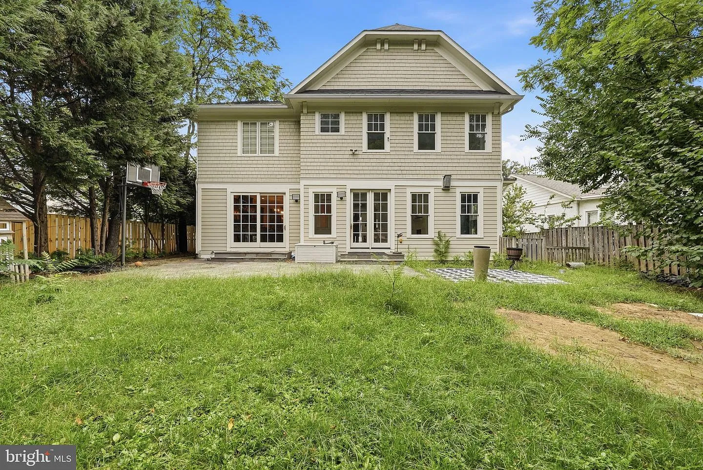 6 bed, 5.5 bath, 5448 sqft, $7,500 — Photo 4