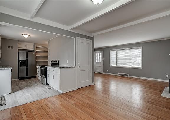 5th image of 5024 W 57th St