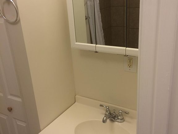 5th image of 221 E Velma Ave
