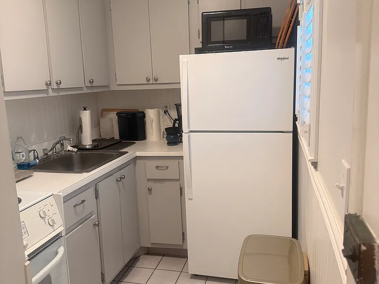 1731 SE 15th St #402 — Photo 5