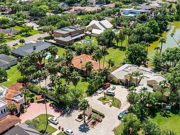 3rd image of 3517 Plazas Del Lago Dr
