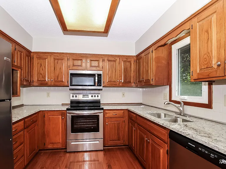 7829 Twilight Ln — Photo 5