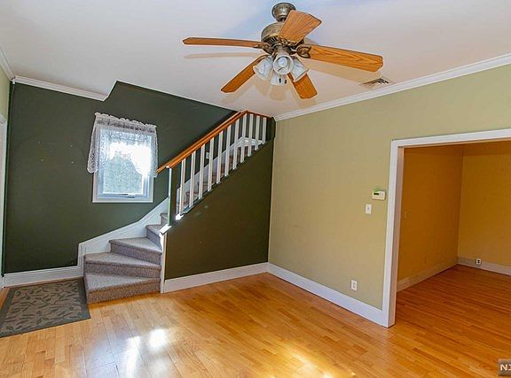 4th image of 63 Taylor St