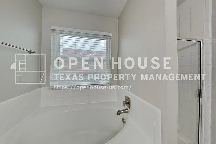 2815 Fox Mountain Dr — Photo 11