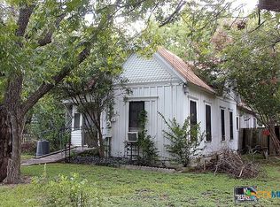 717 S Commerce St, Lockhart, TX 78644