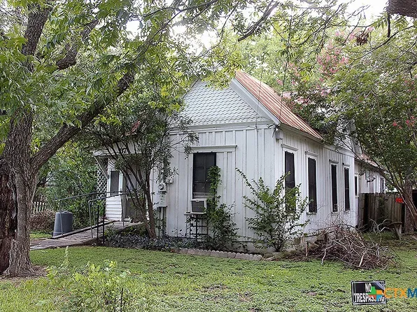 717 S Commerce St, Lockhart, TX 78644