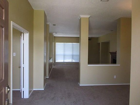 3rd image of 3229 Fountain Dr