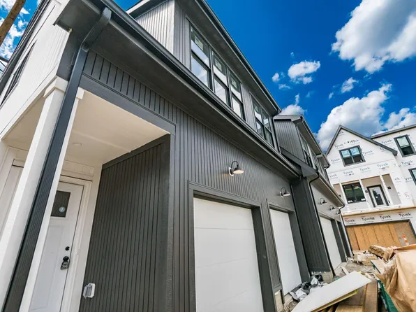 1092 Gustavus Ln, Columbus, OH 43205