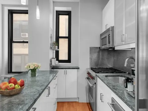 590 West End Avenue image 3 of 12