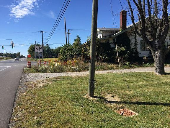 2nd image of 12778 Broad St E