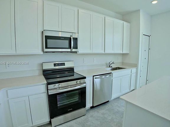 3rd image of 2837 Pierr St