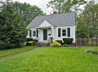 28 Huntington Ct, Hamburg, NY 14075