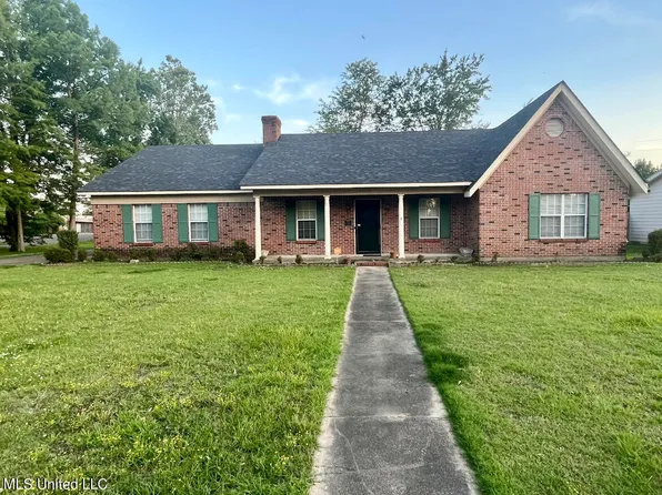 1202 W 2nd St, Clarksdale, MS 38614