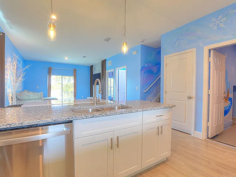 468 Lake Shore Pkwy — Photo 6