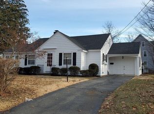 21 Sabin St, Springfield, MA 01151