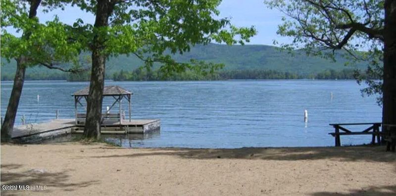 4th image of 780 Diamond Point Road