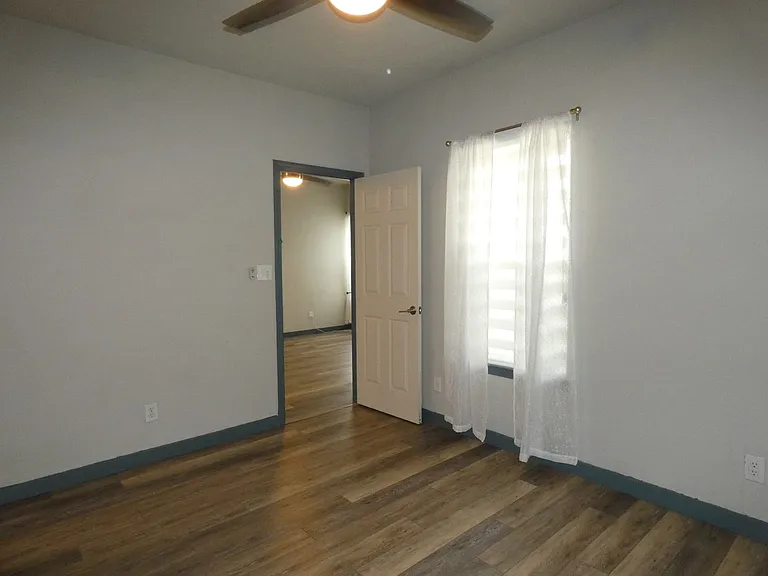 501 E Burgess Rd #D4 — Photo 14