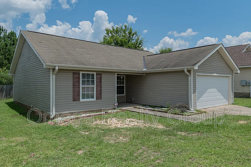 Building Photo - 3550 Crescent Gardens Dr