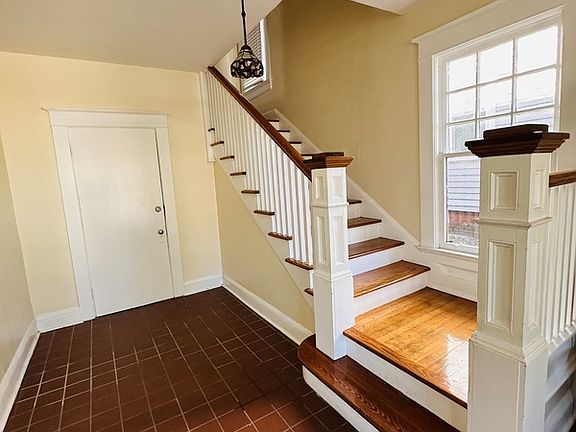 2nd image of 2330 Park St #B