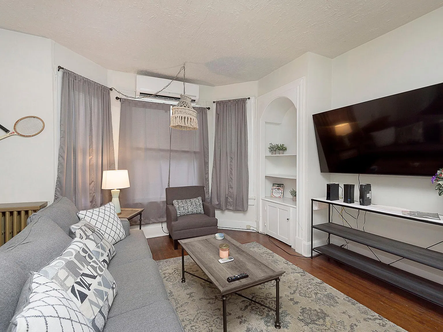 1 bed, 1000 sqft, $1,375 — Photo 3