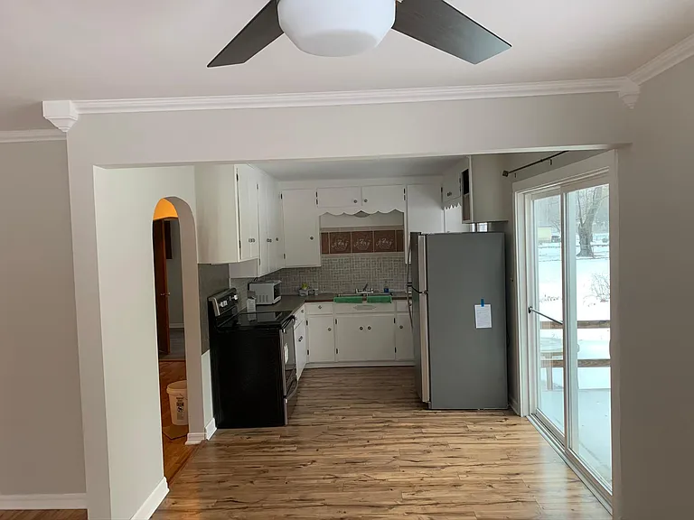 310 W Delaware Ave — Photo 5