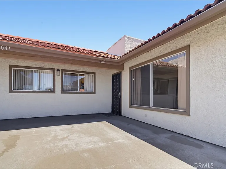 1067 S Citron St — Photo 26