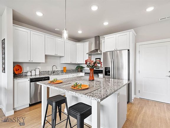 2nd image of 2710 Sartain St Unit 305