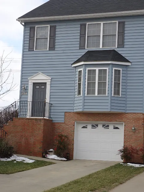 2051 Stoneleigh Drive - 1 — Photo 2