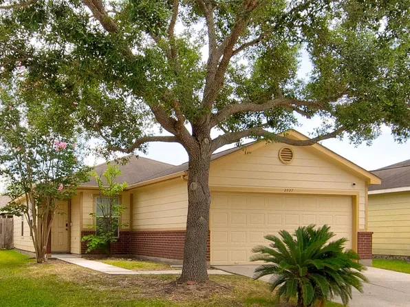 2027 Wooded Oaks Dr, Humble, TX 77396