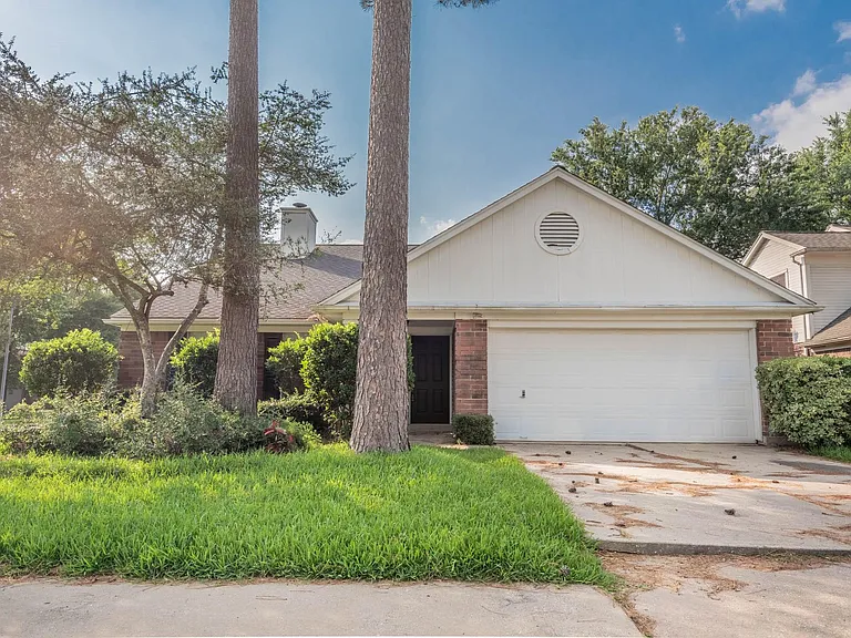 8926 Village Hills Dr — Photo 1