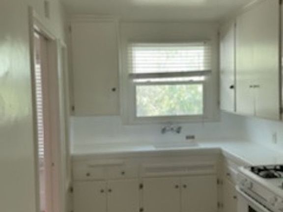 5th image of 1132 E San Antonio Dr #4472